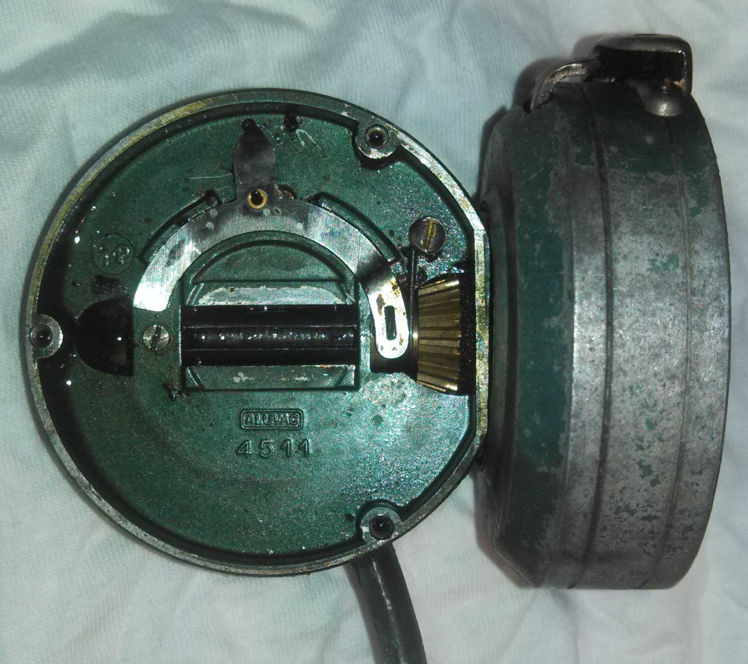 Luxor Saumon vintage spin fishing reel take apart and service