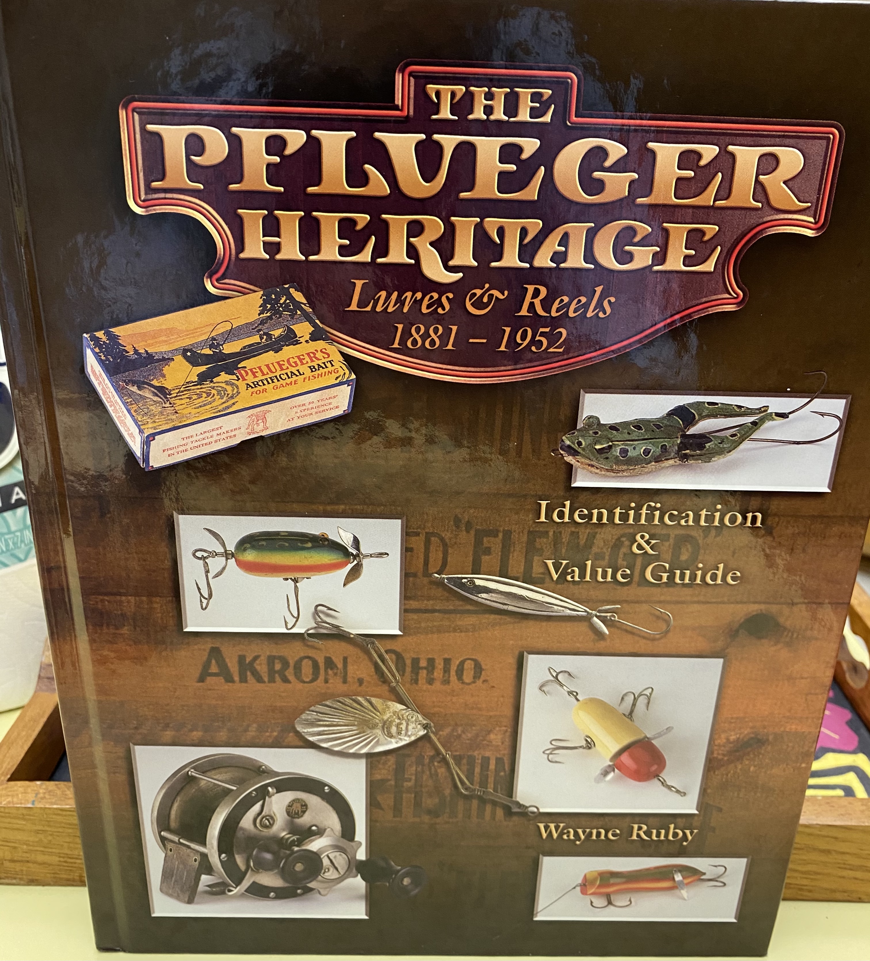 Auction Ohio  Vintage Pflueger Fly Reel